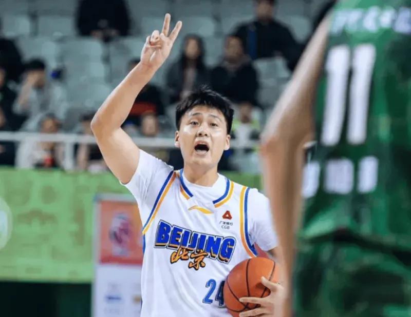九游电脑版-北京90-88同曦 球员评价：2人优秀，4人及格，4人低迷