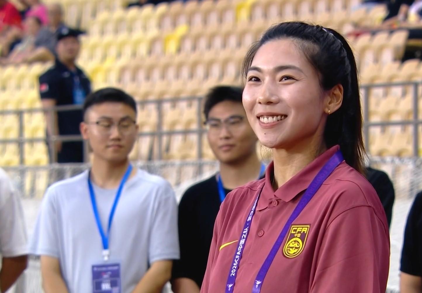 九游电脑版下载-足球报：中国女足热身赛前为古雅沙举行了退役仪式